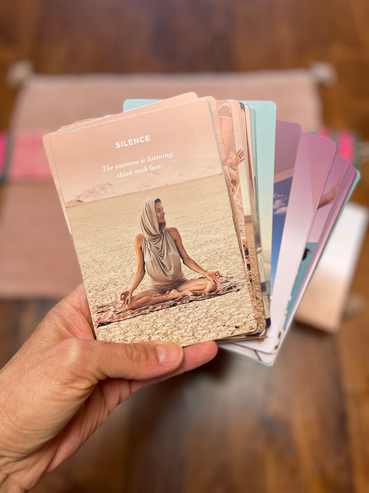 Art of Attention: Yoga Healing Cards - Elena Brower