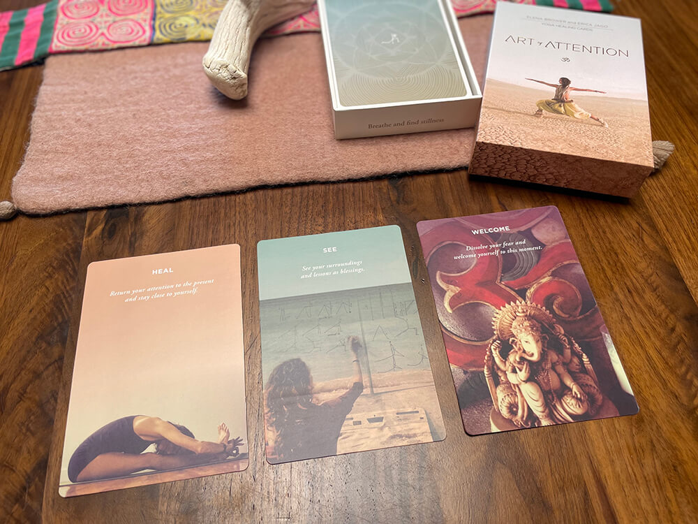 Art of Attention: Yoga Healing Cards - Elena Brower